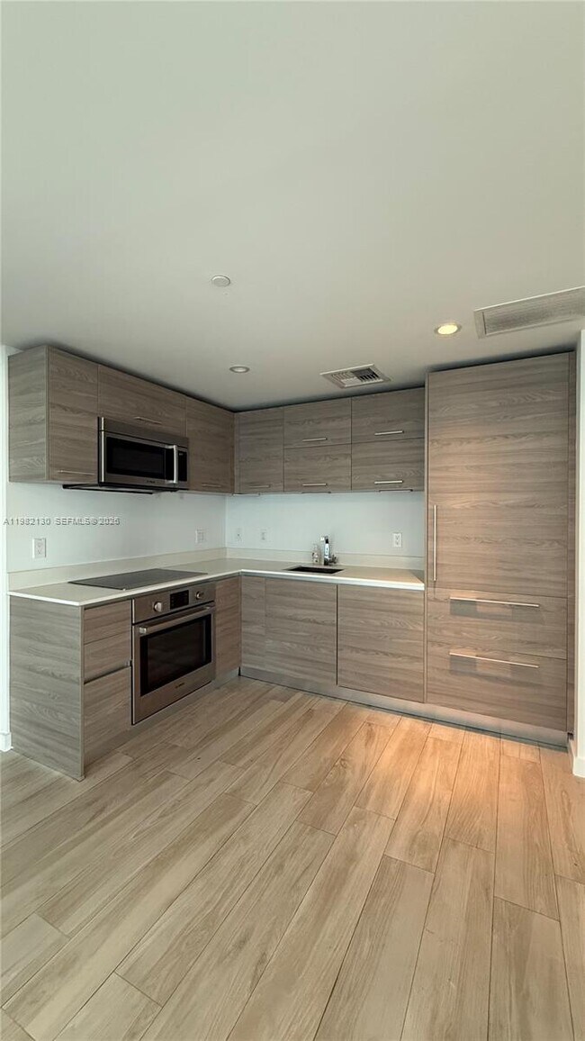 Building Photo - 1300 S Miami Ave