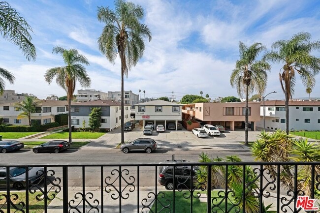 Building Photo - 1206 S Holt Ave