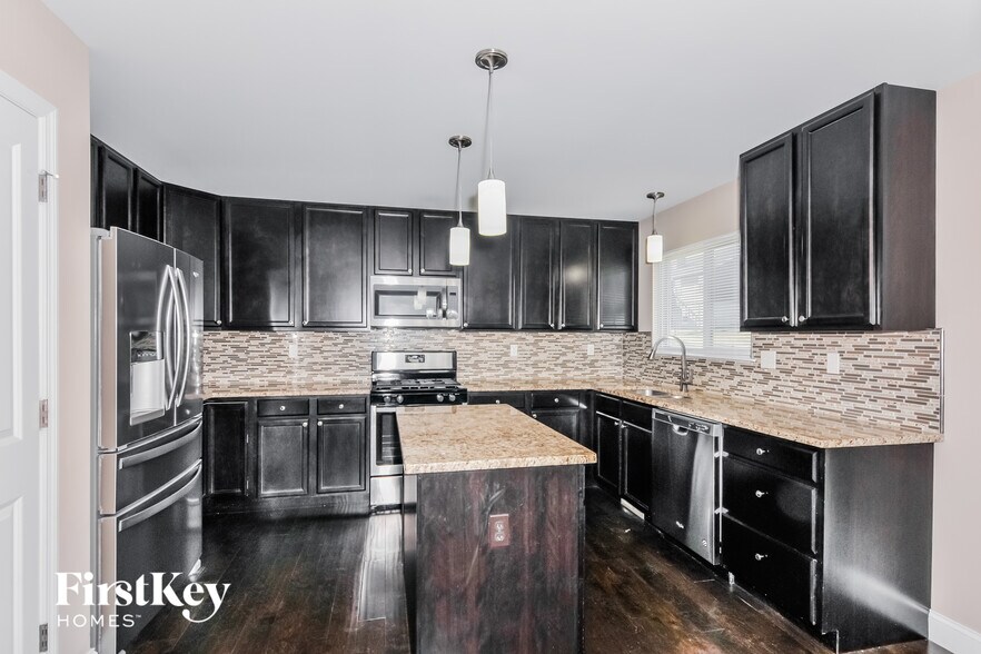 Building Photo - 678 Lost Canyon Blvd