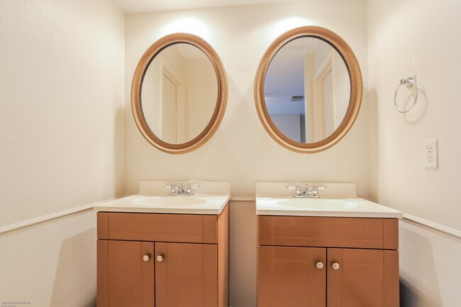 Building Photo - 18515 Denise Dale Ln