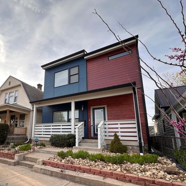 Building Photo - Spacious 3-Bedroom Home with Vaulted Ceilings, Loft & Fenced Yard