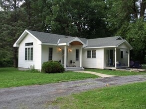 Building Photo - 3166B Seneca Turnpike