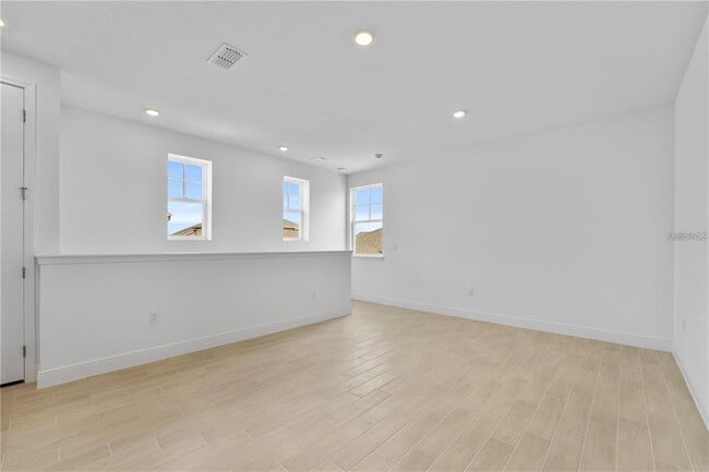 Building Photo - 10581 Marconi Ave