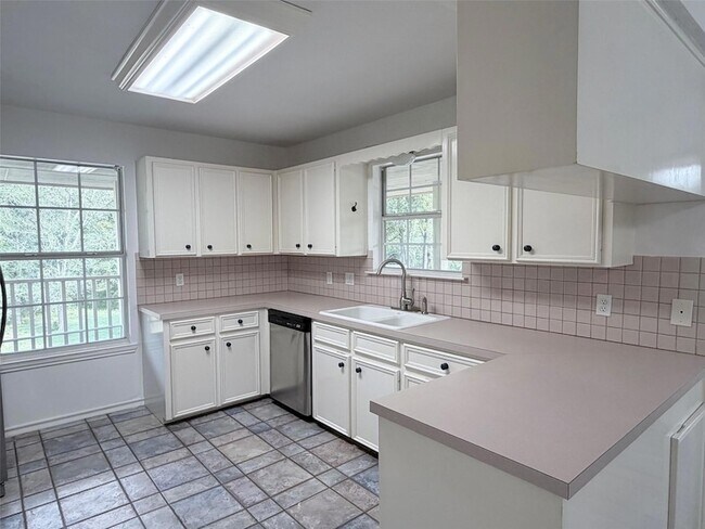 Building Photo - 123 Mesa Verde Dr