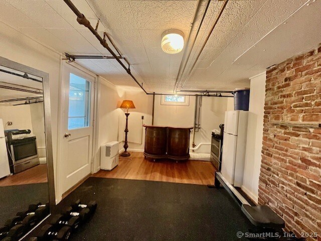 Building Photo - 89 Forest St