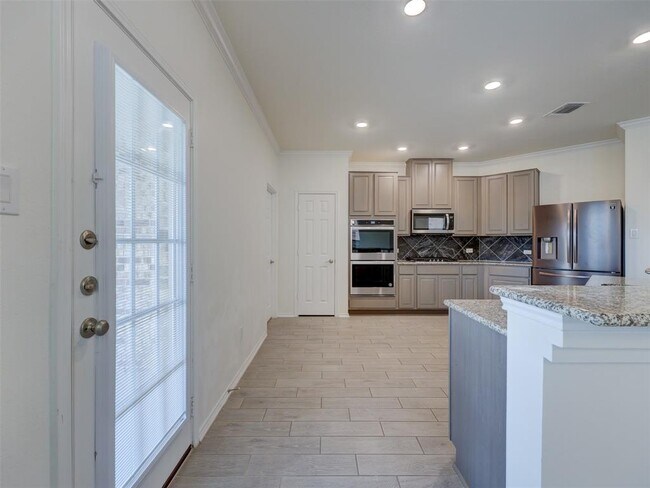 Building Photo - 1045 Arbor Acres Loop