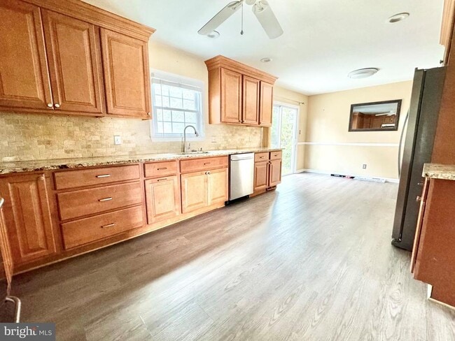 Building Photo - 302 Mimosa Ave