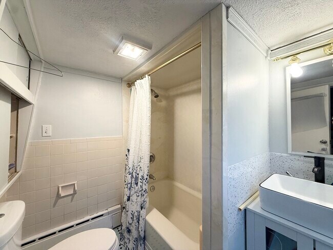 Building Photo - 58 Lake St