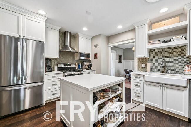 Building Photo - 3322 W 46th Ave