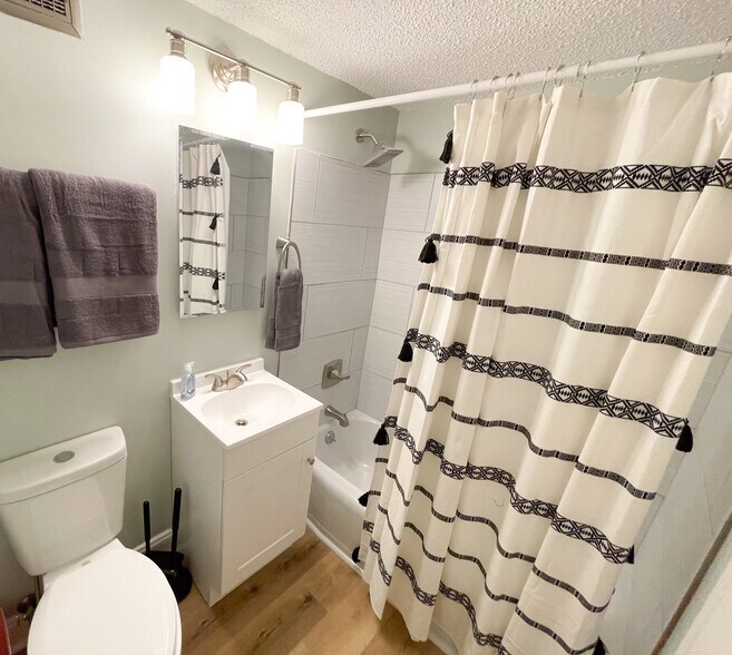 Building Photo - 1520 Senate St