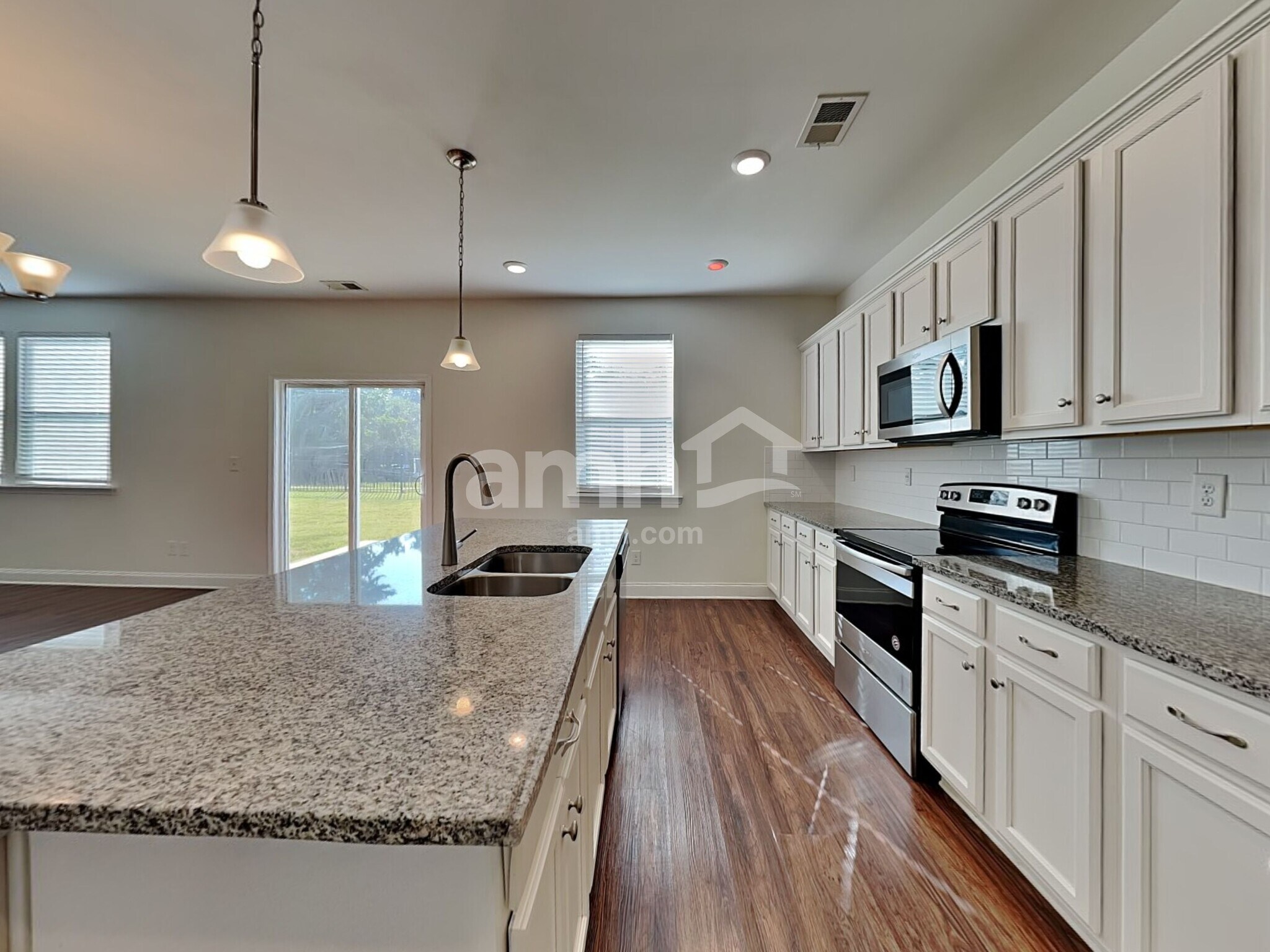 Building Photo - 401 Levon Ct