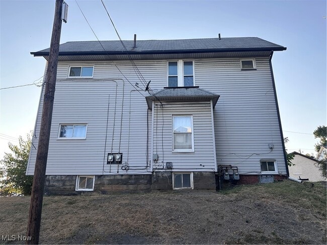 Building Photo - 317 12th St NE