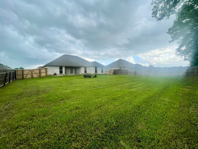 Building Photo - Beautiful 3 Bed/2 Bath for Rent in Germant...