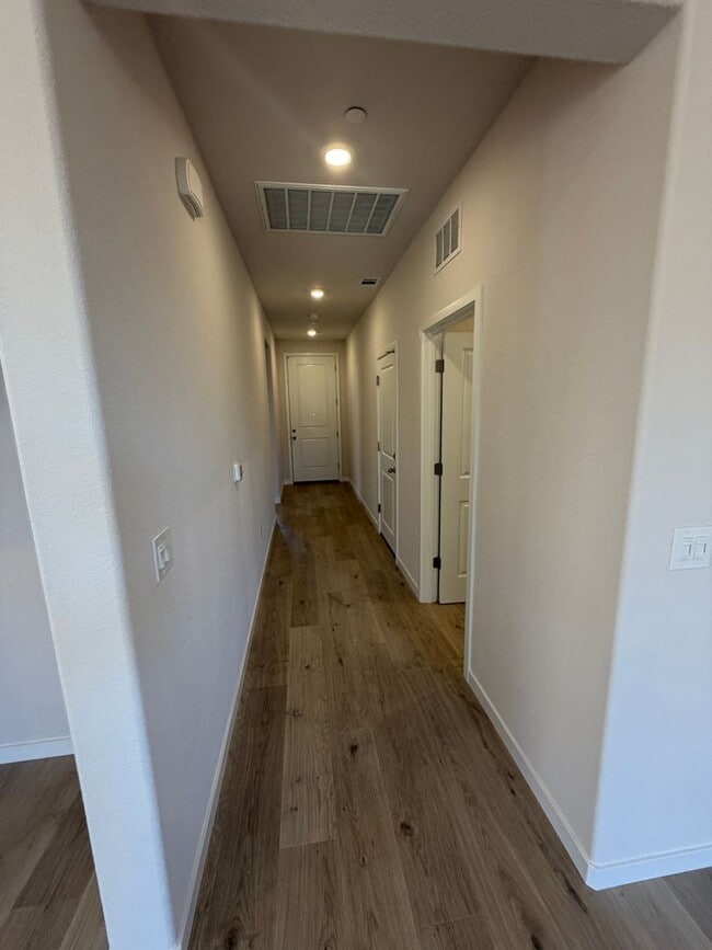 Building Photo - Brand New Single Story Solar All Electric Home in Roseville