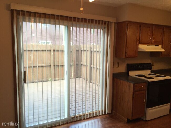 Building Photo - 2 br, 1.5 bath Condo - 1 Peppertree Ln Condo