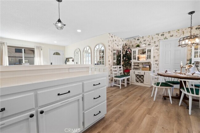 Building Photo - 1080 Pan Springs Ln