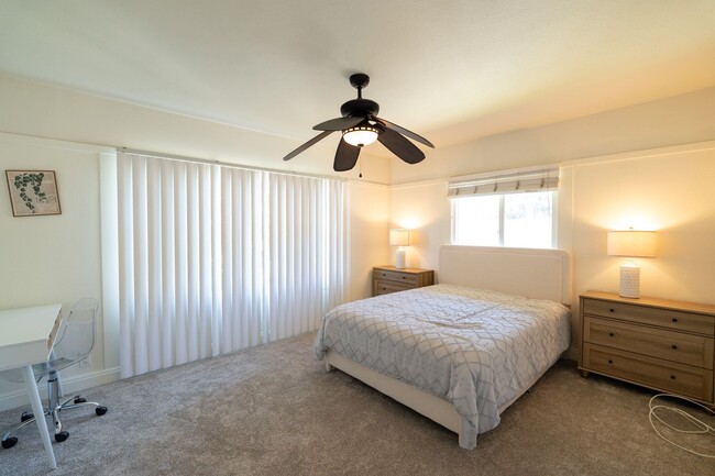 Building Photo - 6407 Dix St