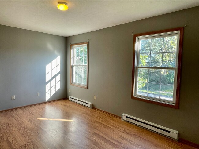 Building Photo - 45 E York St