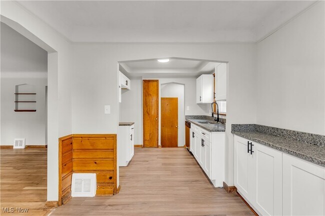 Building Photo - 5053 Philip Ave