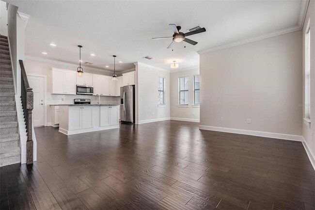 Building Photo - 845 Aurora Way