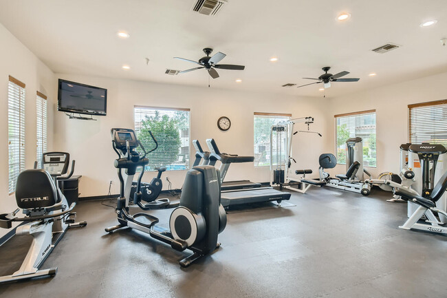 Clubhouse work out facilities; exercise equipment - 19475 N Grayhawk Dr