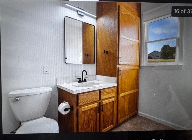 Building Photo - 136 Shamrock Cir Dr