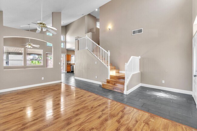 Building Photo - Beautiful 4 bed/ 3 bath home; A must see, ...