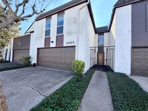 Building Photo - 4503 Medinah Pl