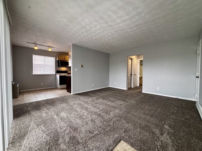 Building Photo - Shadowood Luxury Apartments