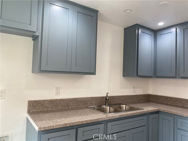 Building Photo - 1751 N Orizaba Ave