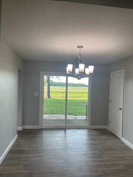 Dining Room - 9 Guilford
