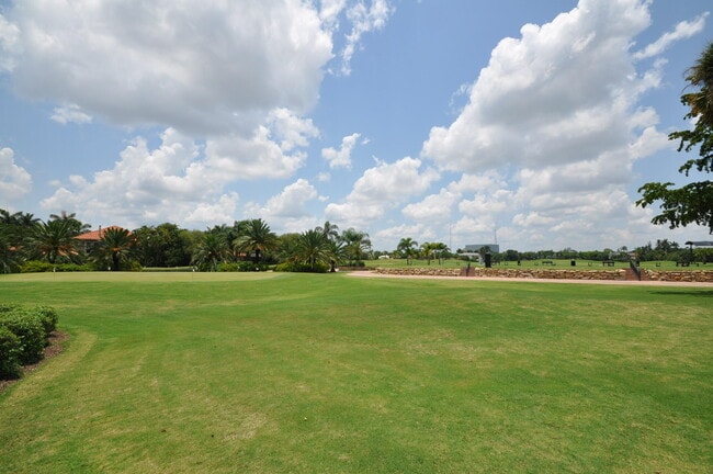 Building Photo - 7370 Orangewood Ln