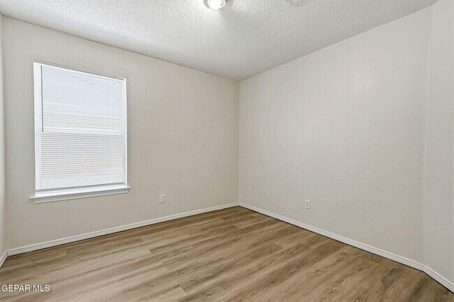 Building Photo - 7261 Sachet Cliff Dr