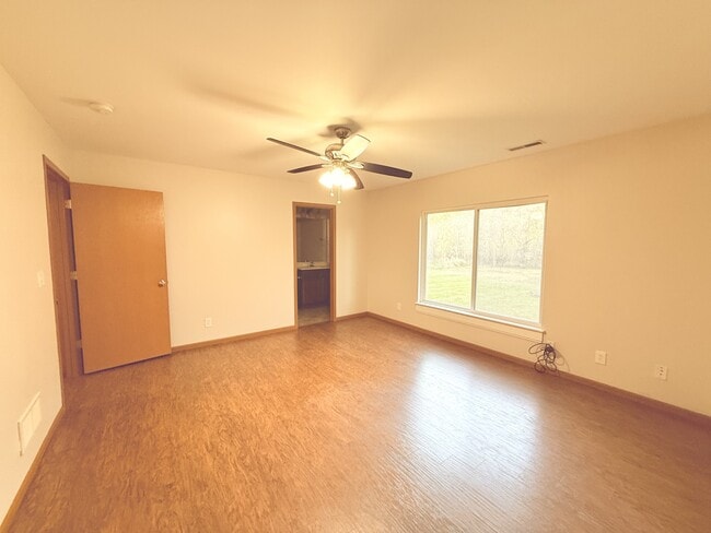 Building Photo - 152 Black Jack Rd