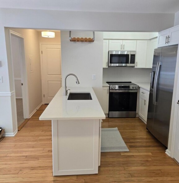 Building Photo - 5 Mountain Ct