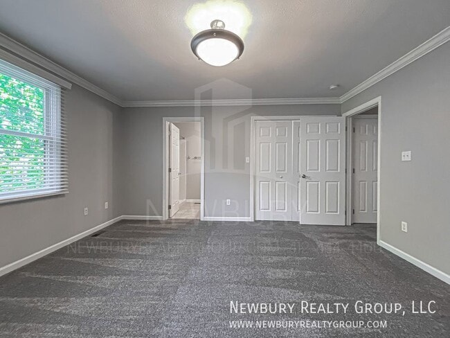 Building Photo - 135 Banksville Pl