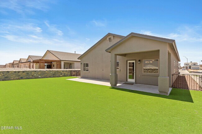 Building Photo - 14813 Tierra Fortaleza Ave
