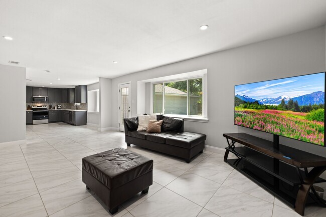 Building Photo - 2114 Briargreen Dr