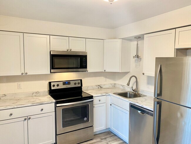 Kitchen - 3528 Georgian Ave