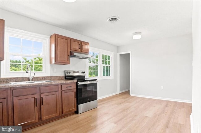 Building Photo - 102 Linwood Ct