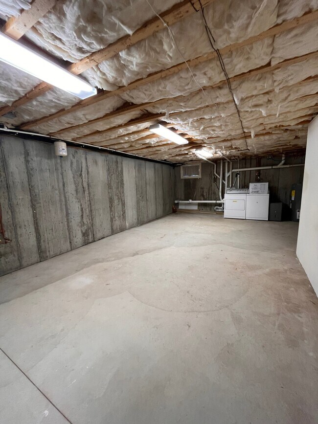 Building Photo - 20 Bridgham St