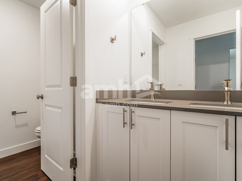 Building Photo - 7615 Verona Lp SW