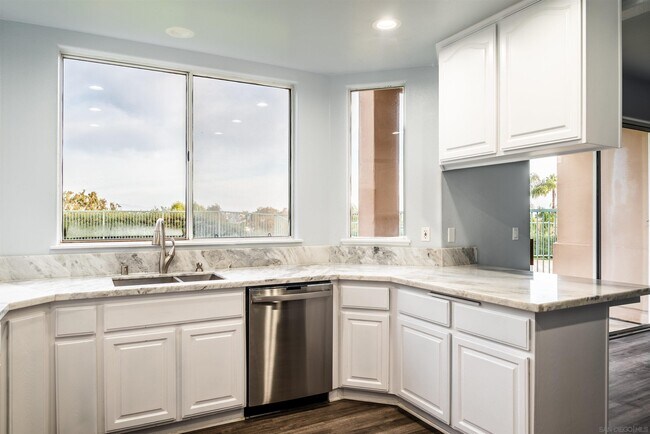 Building Photo - 2930 Doreet Way