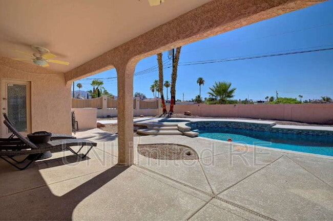Building Photo - 304 Acoma Blvd S