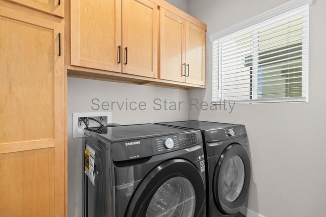 Building Photo - 2030 East Michigan Ave