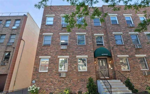 Primary Photo - 617 Madison St