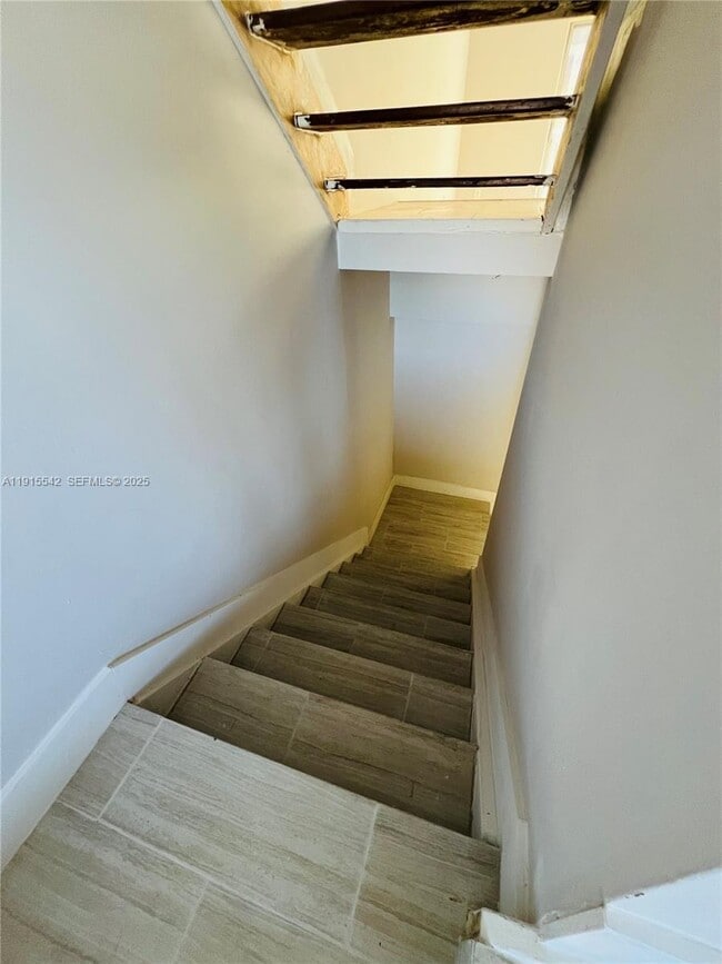 Building Photo - 380 NW 85th Pl