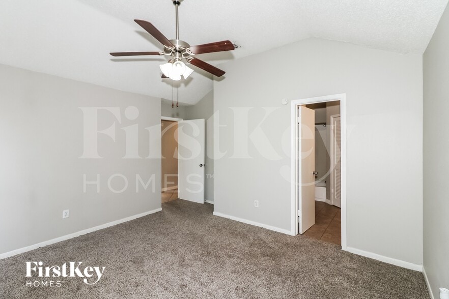 Building Photo - 6426 New World Dr