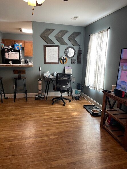 Building Photo - 112 Minuteman Dr