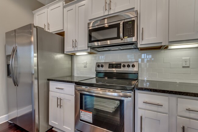 Brand new appliances - 818 Columbiana Rd